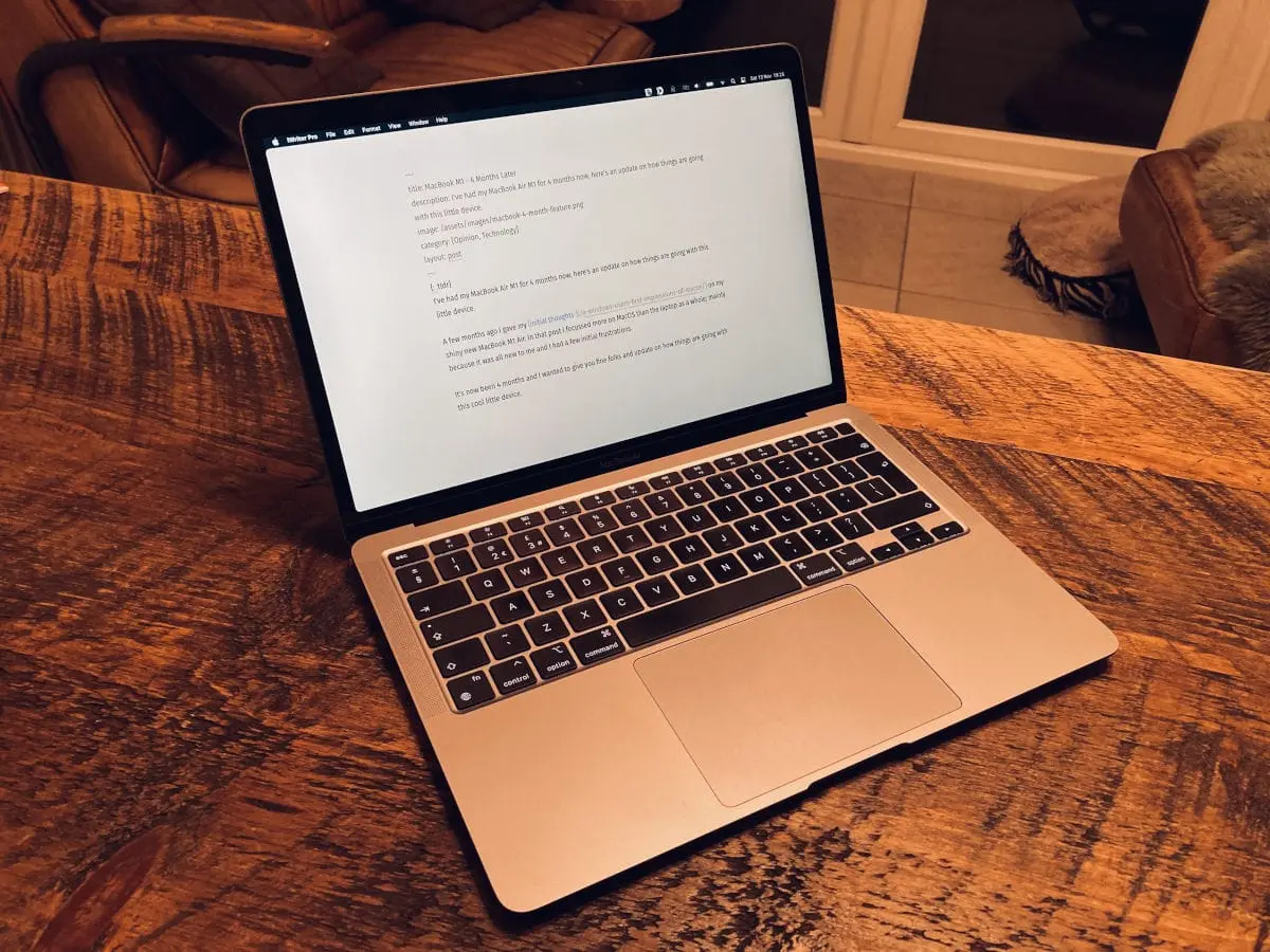 macbook-m1-air-on-table